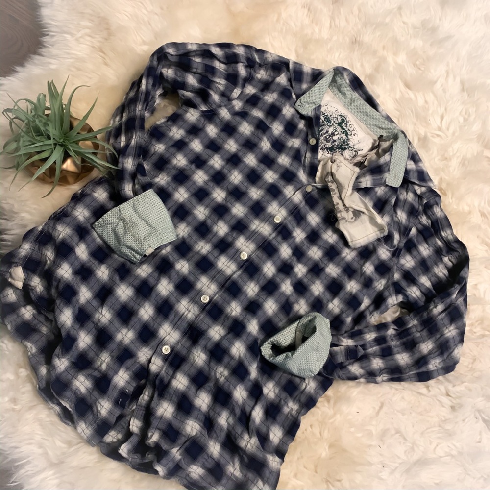 NWT Men’s Casual Button Down Shirt Medium